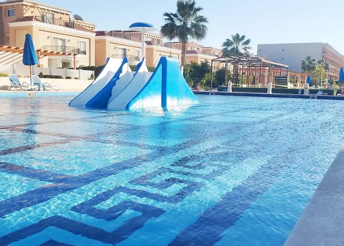 Hotel Selina Bay M 4*